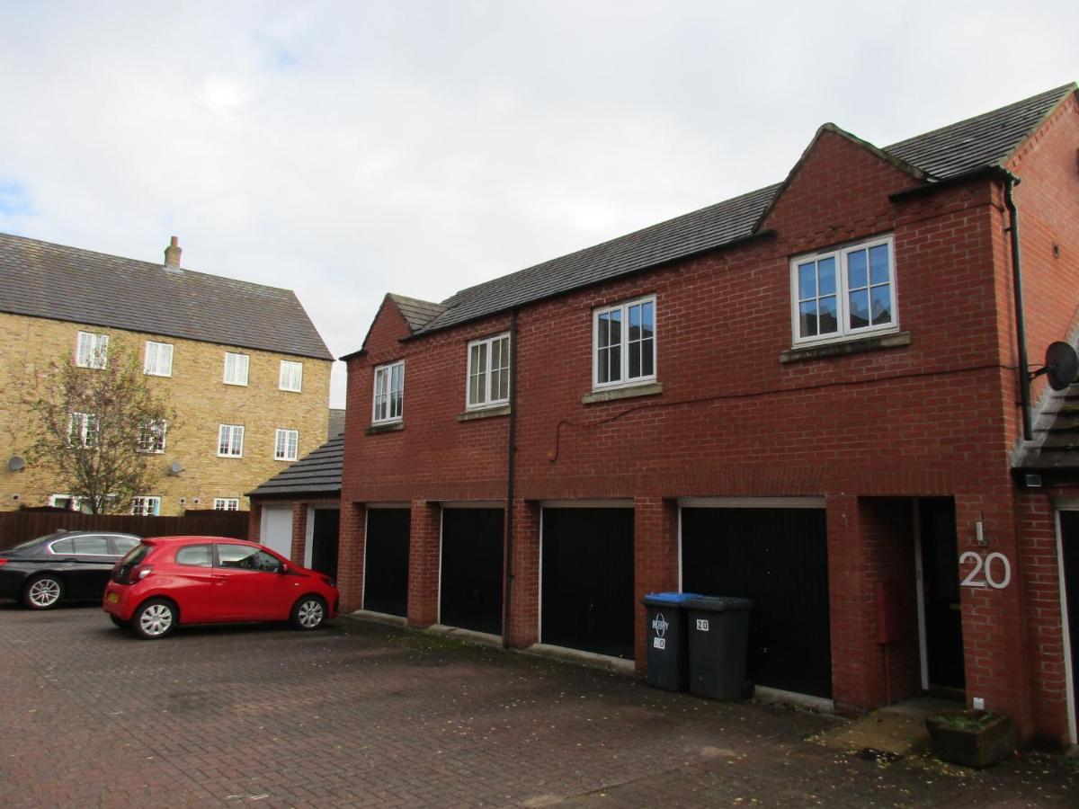 20 Nightingale Gardens, Coton Park, Rugby Cv23 0Wt Apartment Exterior photo